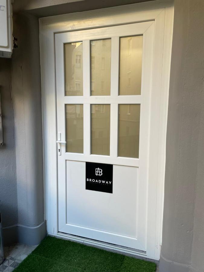 Broadway Apartments B1 Ντέμπρετσεν Εξωτερικό φωτογραφία